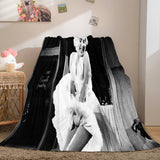 Carica l&#39;immagine nel visualizzatore Galleria, Coperta in pile di flanella di Marilyn Monroe